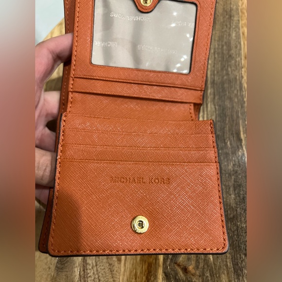 Michael Kors Cross Grain Wallet - Picture 7 of 7